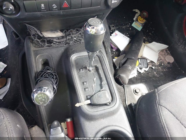 1C4HJWDG5EL174677 Jeep 2014