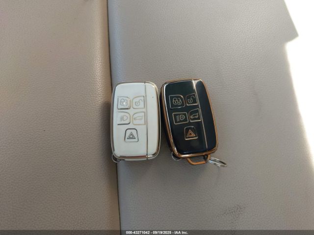 2017 JAGUAR F-PACE SADCJ2BV0HA097516 Photo 10