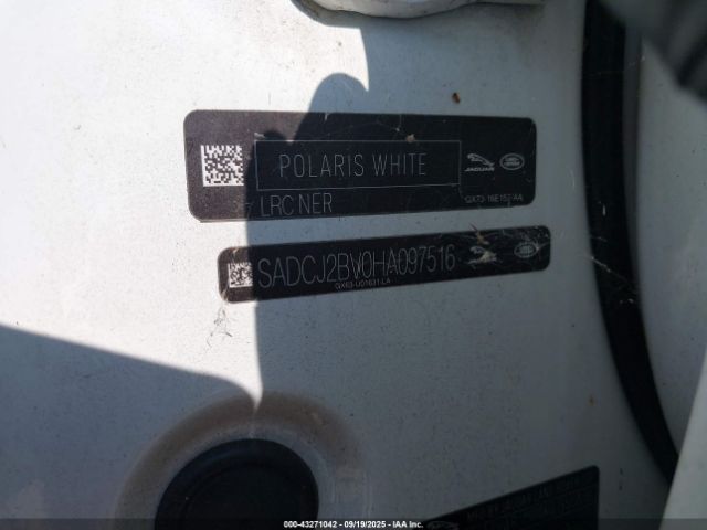 2017 JAGUAR F-PACE SADCJ2BV0HA097516 Photo 8