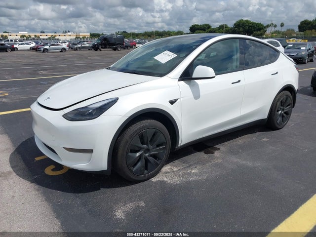 2025 TESLA MODEL Y 7SAYGDED6SA373632 Photo 1