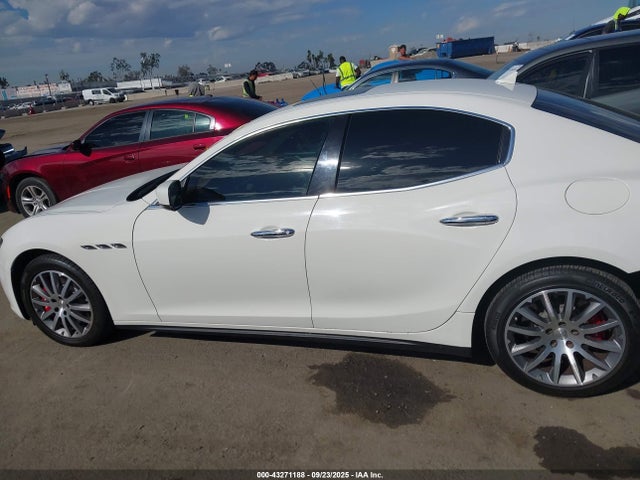 Maserati Ghibli S Q4 2014 ZAM57RTA8E1097763 Image 15