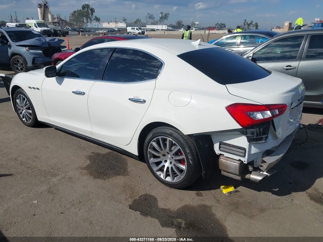 Maserati Ghibli S Q4 2014 ZAM57RTA8E1097763 Image 3