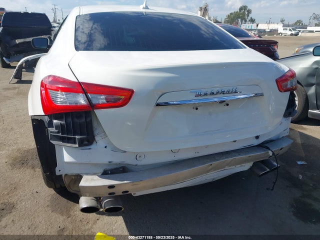 Maserati Ghibli S Q4 2014 ZAM57RTA8E1097763 Image 6