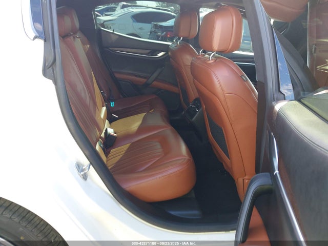 Maserati Ghibli S Q4 2014 ZAM57RTA8E1097763 Image 8
