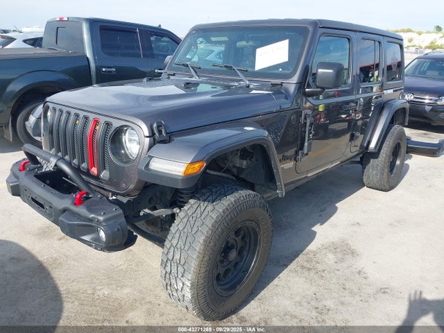 1C4HJXDGXJW164435 Jeep Wrangler Unlimited Sport S 4x4