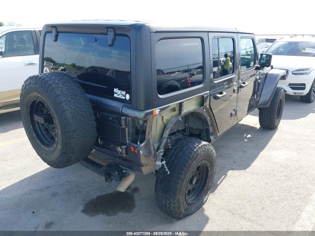 1C4HJXDGXJW164435 Jeep Wrangler Unlimited Sport S 4x4