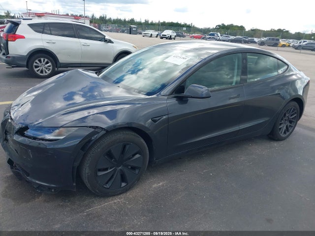 2025 TESLA MODEL 3 5YJ3E1EA4SF924287 Photo 1