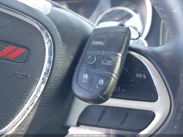 2C3CDXHG8FH827197 Dodge 2015