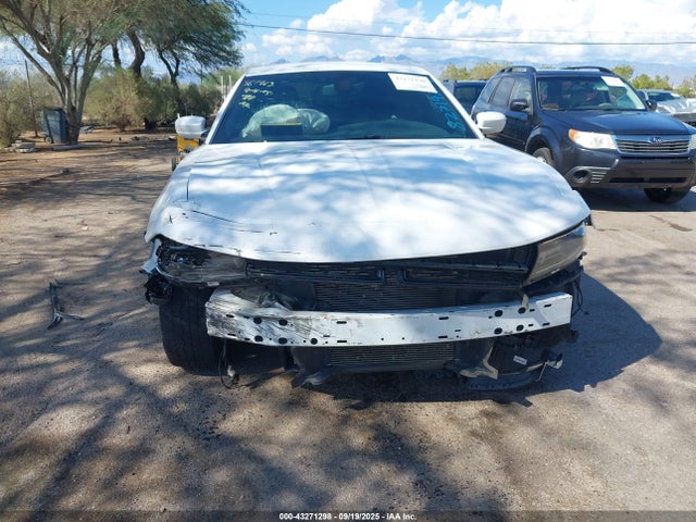 2C3CDXHG8FH827197 Dodge 2015