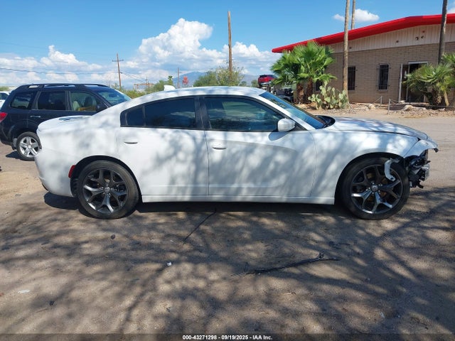 2C3CDXHG8FH827197 Dodge 2015