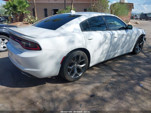 2C3CDXHG8FH827197 Dodge 2015