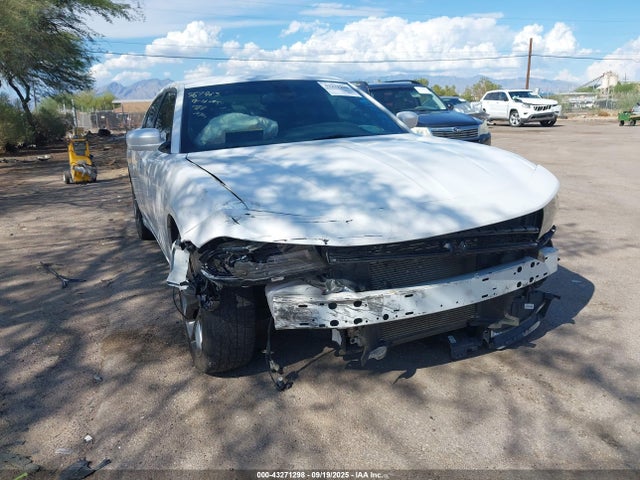 2C3CDXHG8FH827197 Dodge 2015