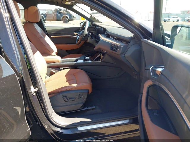 2019 AUDI E-TRON WA1LAAGEXKB021974 Photo 4