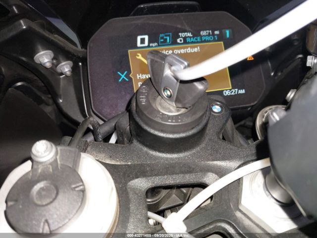 2022 BMW S 1000 WB10E2306N6F78875 Photo 10