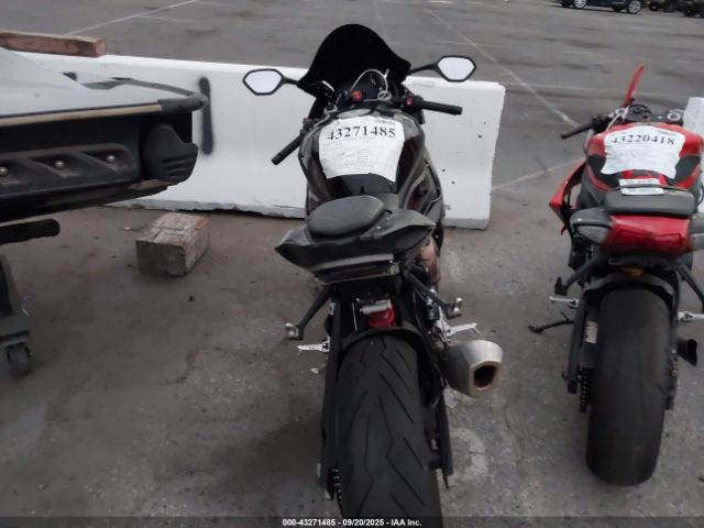 2022 BMW S 1000 WB10E2306N6F78875 Photo 5