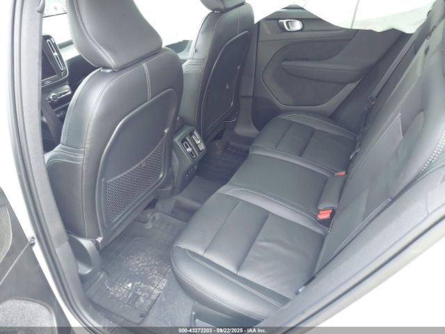 2023 VOLVO XC40 YV4L12UN9P2075643 Photo 7