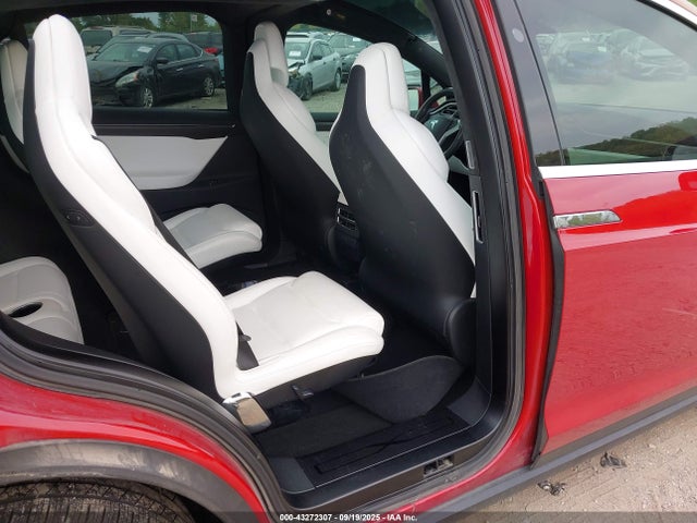 2017 TESLA MODEL X 5YJXCBE44HF053679 Photo 7