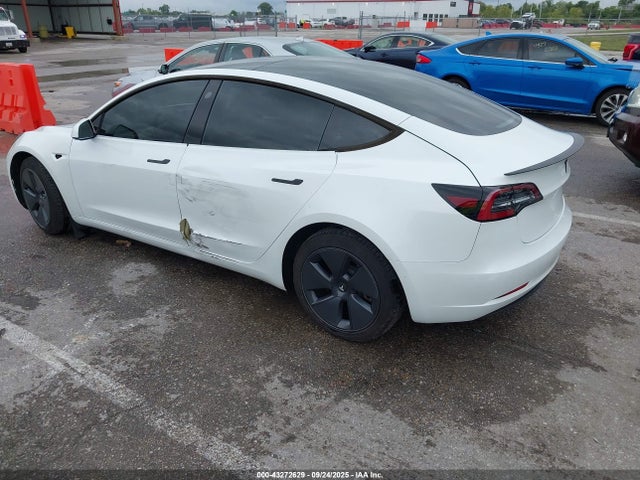 2022 TESLA MODEL 3 5YJ3E1EB1NF243582 Photo 2