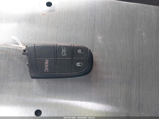 43272648 :رقم المزاد ، 1C3CCCABXFN536220 vin ، 2015 Chrysler 200 Limited مزاد بيع