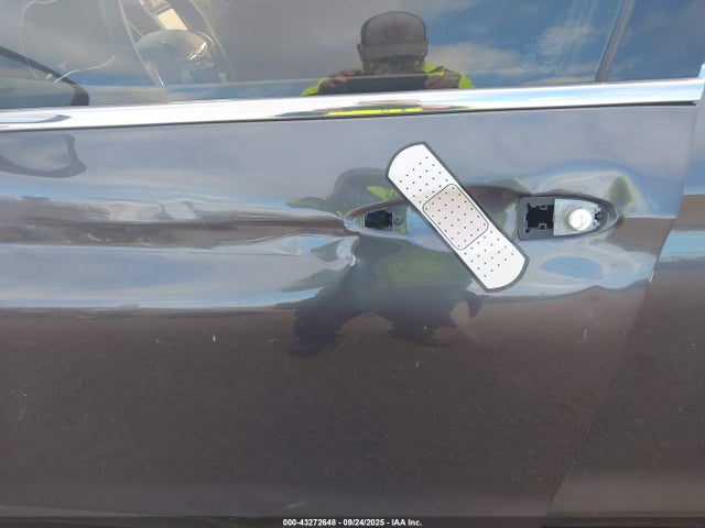 43272648 :رقم المزاد ، 1C3CCCABXFN536220 vin ، 2015 Chrysler 200 Limited مزاد بيع