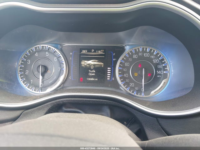 43272648 :رقم المزاد ، 1C3CCCABXFN536220 vin ، 2015 Chrysler 200 Limited مزاد بيع