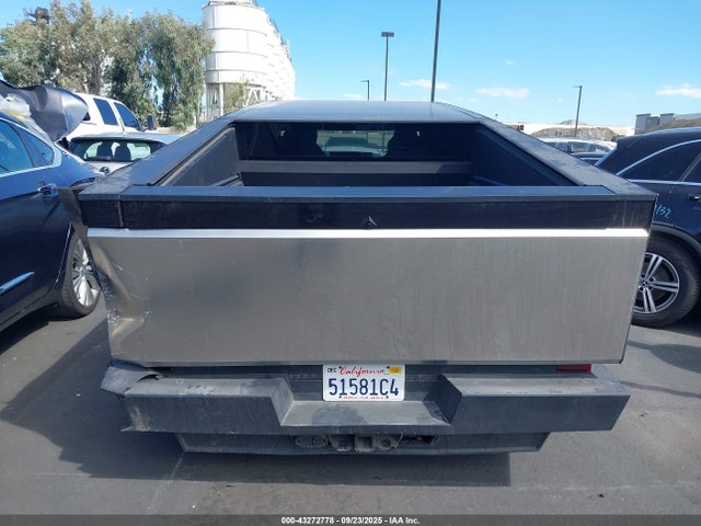 Tesla Cybertruck 2024 7G2CEHED8RA047875 Image 17