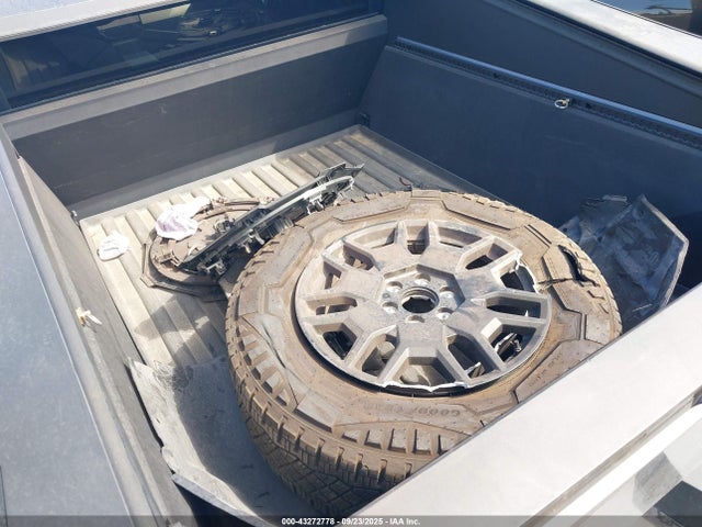 Tesla Cybertruck 2024 7G2CEHED8RA047875 Image 12