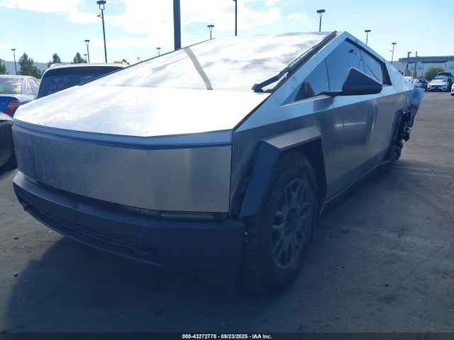 Tesla Cybertruck 2024 7G2CEHED8RA047875 Image 2