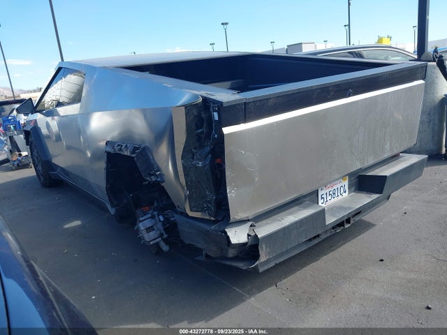 Tesla Cybertruck 2024 7G2CEHED8RA047875 Image 3