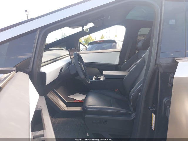 Tesla Cybertruck 2024 7G2CEHED8RA047875 Image 5