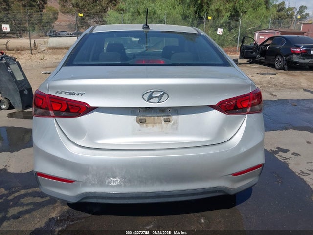 Hyundai 2018 2018 3KPC24A35JE034743 Image 16