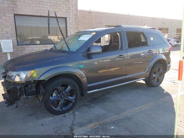 3C4PDCGGXJT475747 Dodge Journey Crossroad