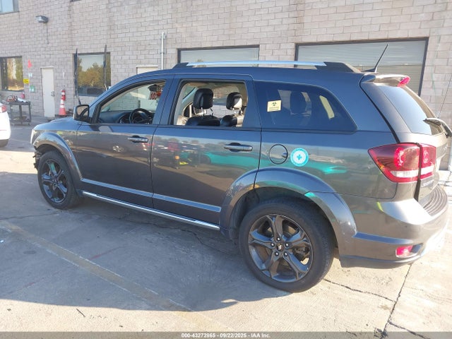3C4PDCGGXJT475747 Dodge Journey Crossroad
