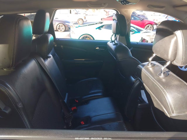 3C4PDCGGXJT475747 Dodge Journey Crossroad