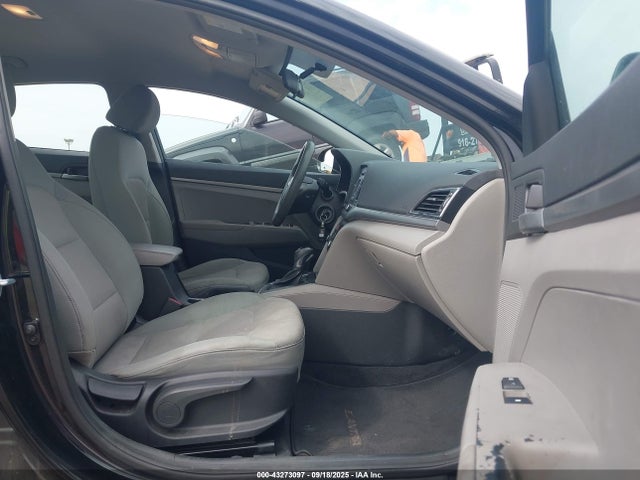 Hyundai Elantra 2017 5NPD74LF9HH073628 Image 5