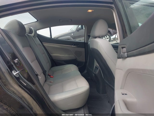 Hyundai Elantra 2017 5NPD74LF9HH073628 Image 8