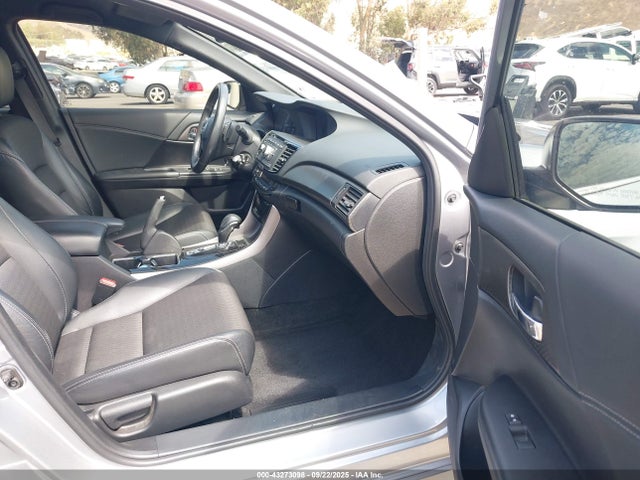 1HGCR2F59HA071335 Honda k24w1
