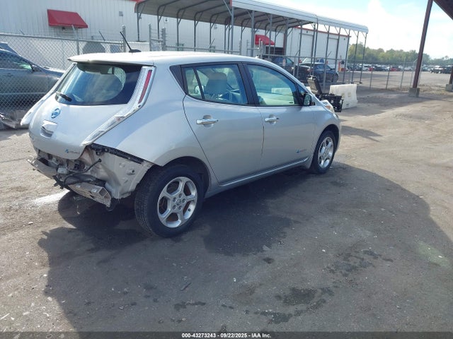 Nissan Leaf 2015 1N4AZ0CP7FC305205 Image 4