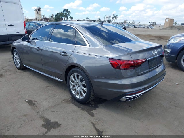 2022 AUDI A4 WAUABAF40NN001672 Photo 2