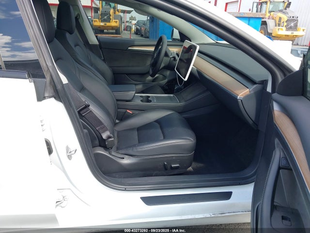 2023 TESLA MODEL 3 5YJ3E1EA6PF708772 Photo 4