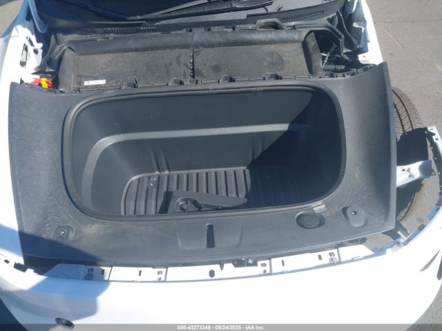 2026 TESLA MODEL Y 7SAYGDEE5TF348024 Photo 9
