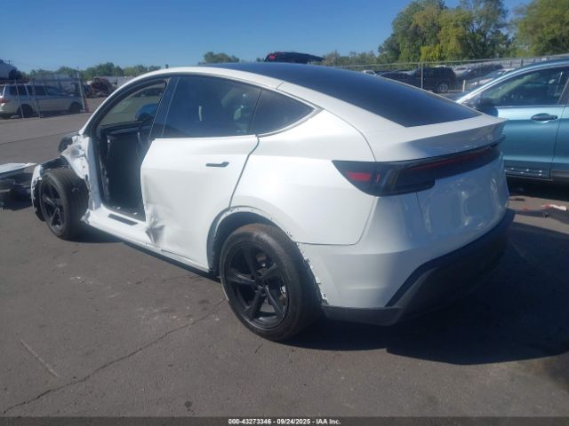 2026 TESLA MODEL Y 7SAYGDEE5TF348024 Photo 2