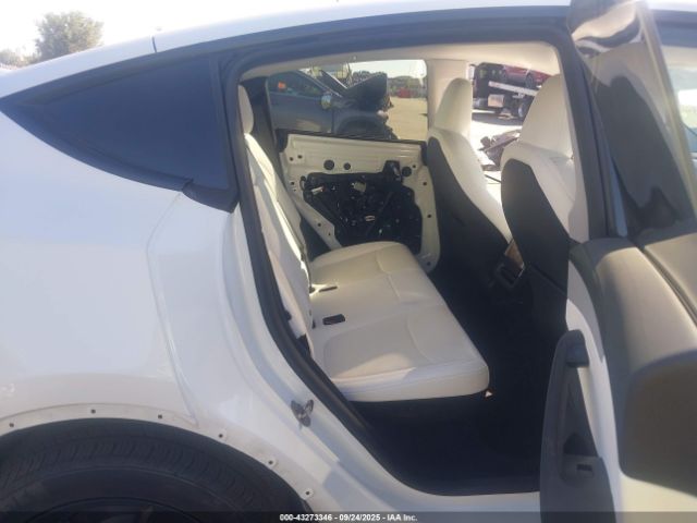 2026 TESLA MODEL Y 7SAYGDEE5TF348024 Photo 7