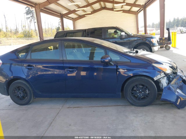 JTDKN3DUXE0381291 Toyota Prius Two
