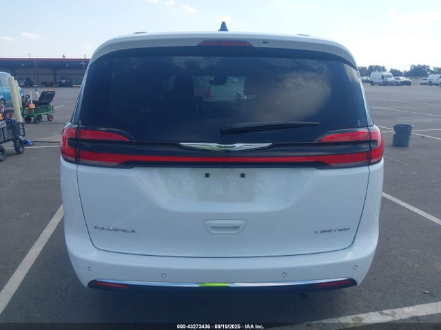 Chrysler Pacifica 2023 2C4RC1GG8PR520521 Image 17