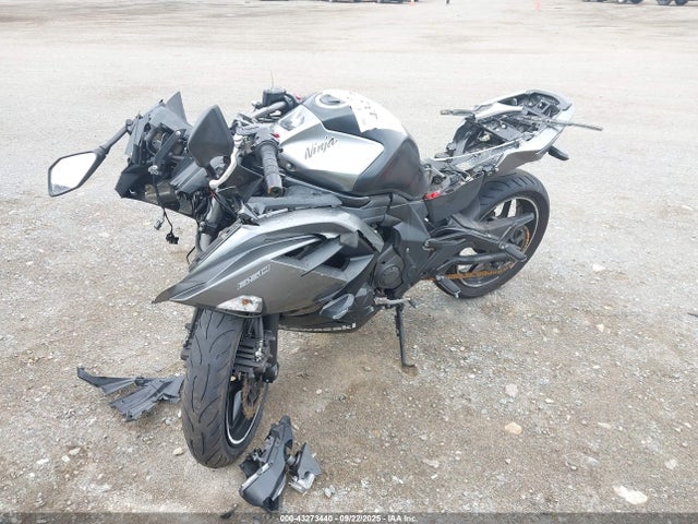 Kawasaki Ninja 650 2014 JKAEXEF18EDA14384 Image 2