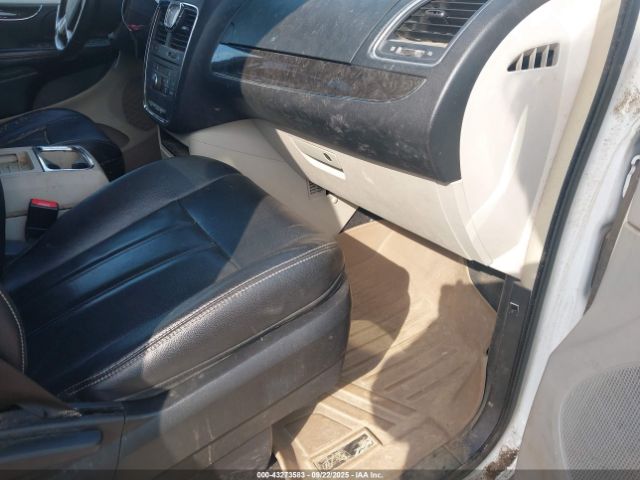 2014 CHRYSLER TOWN & COUNTRY 2C4RC1BG3ER218011 Photo 4