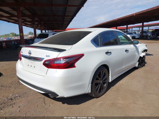 Nissan Altima 2017 1N4AL3AP8HC297947 Image 4