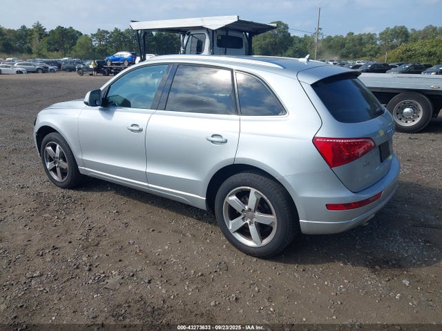 2011 AUDI Q5 WA1LFAFP2BA104860 Photo 2