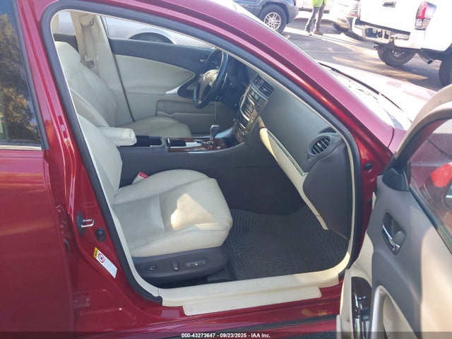 Продажа на аукционе авто 2013 Lexus Is 250, vin: JTHCF5C28D5063263, номер лота: 43273647